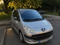 Gebraucht Peugeot 1007 74 PS (54 kW) 2008 Silber Van / Kleinbus