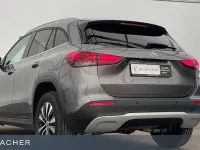 Gebraucht Mercedes GLA250 Style 224 PS (164 kW) 2022 Grau SUV