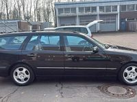Gebraucht Mercedes E320 Avantgarde 197 PS (144 kW) 2001 Schwarz Kombi