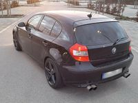 Gebraucht BMW 118 122 PS (89 kW) 2005 Schwarz Kleinwagen