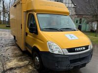 Second-hand Iveco 35.12 106 CP (77 kW) 2011 Galben Van