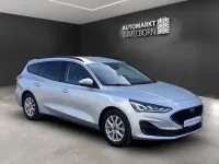 Używany Ford Focus Cool & Connect 150 KM (110 kW) 2022 Srebrny Sedan/Limuzyna