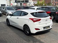 Gebraucht Hyundai i30 Classic 99 PS (72 kW) 2014 Weiß Coupé
