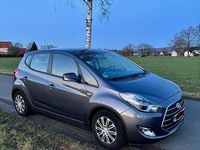 Gebraucht Hyundai ix20 Classic 90 PS (66 kW) 2016 Grau Kleinwagen