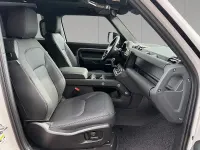 Gebraucht Land Rover Defender SE Dynamic 252 PS (185 kW) 2026 Borasco grey SUV