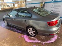 Gebraucht VW Jetta 105 PS (77 kW) 2012 Grau Limousine