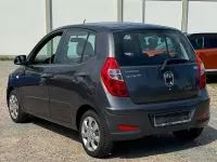 Gebraucht Hyundai i10 Edition 69 PS (50 kW) 2012 Grau Kleinwagen