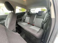 Gebraucht Ford Fiesta Ambiente 60 PS (44 kW) 2017 Frozen white Limousine