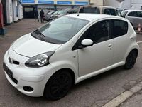 Gebraucht Toyota Aygo Cool 68 PS (50 kW) 2010 Weiß Kleinwagen