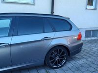 Gebraucht BMW 318 145 PS (106 kW) 2012 Grau Kombi