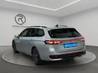 Gebraucht VW Passat R-line 150 PS (110 kW) 2025 Oyster silver metallic (metallic) Kombi