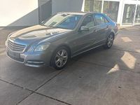 Gebraucht Mercedes E220 Avantgarde 170 PS (125 kW) 2012 Grau Limousine