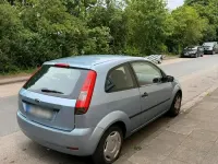 Gebraucht Ford Fiesta 69 PS (50 kW) 2005 Blau Kleinwagen