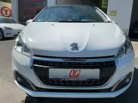 Gebraucht Peugeot 208 Signature Sky 83 PS (61 kW) 2019 Weiß Kleinwagen