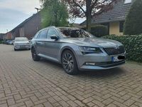 Gebraucht Skoda Superb 150 PS (110 kW) 2016 Grau Kombi