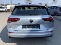 Używany VW Golf VIII Active 131 KM (96 kW) 2023 Srebrny Kombi