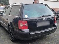 Gebraucht VW Passat 115 PS (84 kW) 2002 Schwarz Kombi