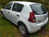 Gebraucht Dacia Sandero 75 PS (55 kW) 2009 Weiß Limousine
