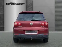 Gebraucht VW Tiguan Track & Field 140 PS (102 kW) 2009 Rot SUV