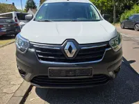Second-hand Renault Express 95 CP (69 kW) 2022 Alb Monovolum
