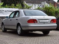 gebraucht Mercedes E230 *AUTOMATIK*KLIMA*TEMPOMAT*2.HAND*