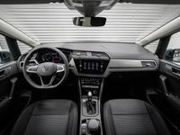 Neu VW Touran 150 PS (110 kW) 2025 Oyster silber metallic (f0) Van / Kleinbus