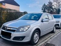 Gebraucht Opel Astra 111 PS (81 kW) 2005 Silber Kleinwagen