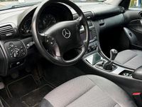 Gebraucht Mercedes C180 Avantgarde 143 PS (105 kW) 2006 Blau Limousine