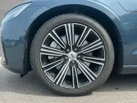 Gebraucht Volvo V60 Plus 455 PS (334 kW) 2025 Denim blue Kombi
