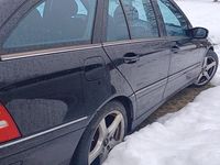 Gebraucht Mercedes C180 105 PS (77 kW) 2004 Schwarz Kombi