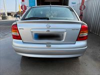Usata Opel Astra 101 CV (74 kW) 2000 Argento Berlina