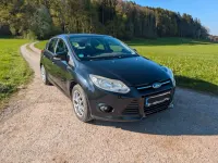 Gebraucht Ford Focus Trend 105 PS (77 kW) 2011 Schwarz Limousine