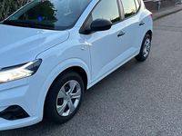 Gebraucht Dacia Sandero Essentiel 67 PS (49 kW) 2024 Weiß Limousine