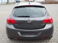 Gebraucht Opel Astra 140 PS (102 kW) 2011 Grau Limousine
