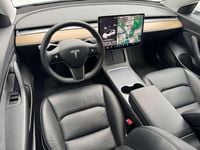 Gebraucht Tesla Model 3 Standard Range Plus 239 kW (325 PS) 2021 Pearl white multicoat Limousine