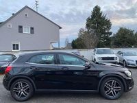 Gebraucht Mercedes GLA200 Urban 156 PS (114 kW) 2016 Kosmosschwarz  metalliclack (metallic) SUV