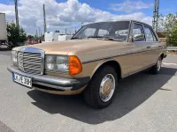 Gebraucht Mercedes 250 140 PS (102 kW) 1982 Gold Limousine