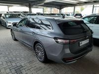 Gebraucht VW Passat Elegance 150 PS (110 kW) 2025 Grau Kombi