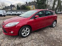 Gebraucht Ford Focus Champions Edition 125 PS (91 kW) 2012 Candyrot metallic Kleinwagen