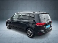 Gebraucht VW Touran Active 150 PS (110 kW) 2023 Schwarz Van / Kleinbus