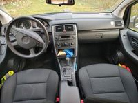 Gebraucht Mercedes B180 116 PS (85 kW) 2010 Silber Van / Kleinbus