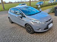 Gebraucht Ford Fiesta Titanium 82 PS (60 kW) 2011 Silber Kleinwagen