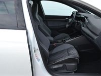 Gebraucht VW Golf VIII Style 190 PS (139 kW) 2022 Weiß (oryxweiß perlmutteffekt) Kombi