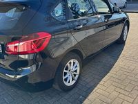 Gebraucht BMW 216 Active Tourer Advantage 102 PS (75 kW) 2017 Schwarz Van / Kleinbus