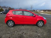 Gebraucht Hyundai i20 Style 90 PS (66 kW) 2011 Rot Kleinwagen