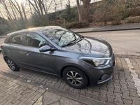 Gebraucht Hyundai i20 Active 101 PS (74 kW) 2018 Grau Kleinwagen