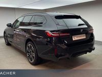Neu BMW 530e M Sport 299 PS (219 kW) 2026 Saphirschwarz metallic Kombi
