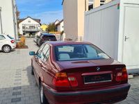 Gebraucht BMW 323 170 PS (125 kW) 1999 Rot Limousine