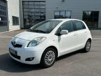 Gebraucht Toyota Yaris 99 PS (72 kW) 2011 Weiß Kleinwagen