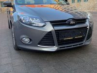 Gebraucht Ford Focus Titanium 101 PS (74 kW) 2012 Grau Limousine
